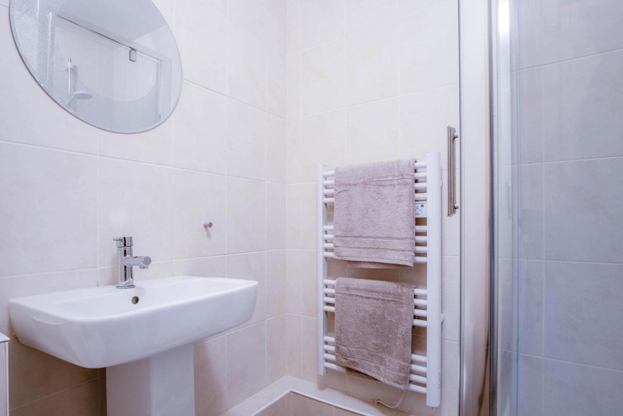 Harbour Hideaway - 1 Bedroom Apartment - サンダースフット エクステリア 写真